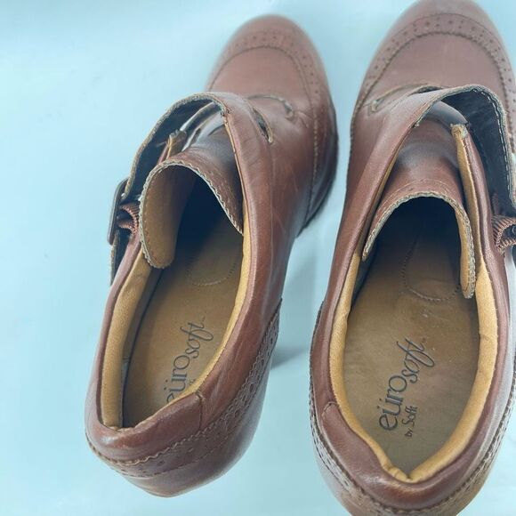 Sofft Womens Leather Bootie Heels Wingtip Buckle Strap Brown Size 7.5 M - Picture 15 of 15